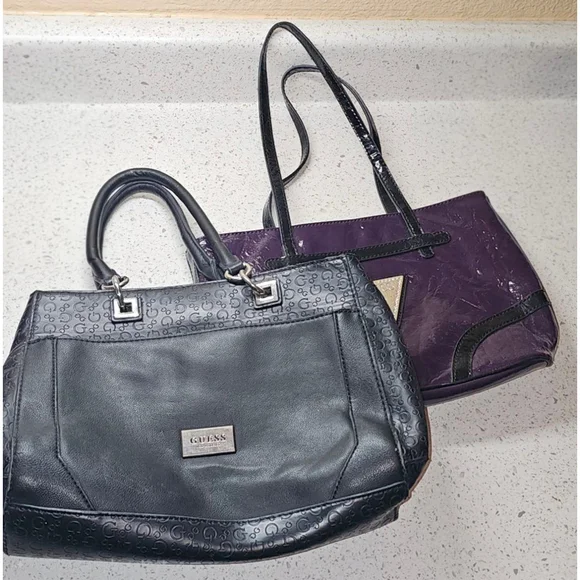 2 Guess Purses - Picture 1 of 4